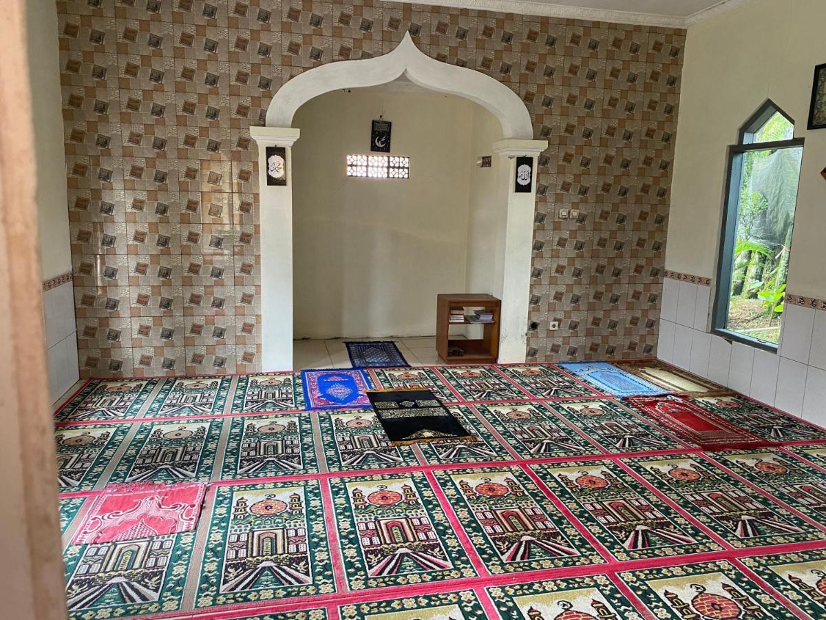 Hotel Puspa Sari Киатер Екстериор снимка