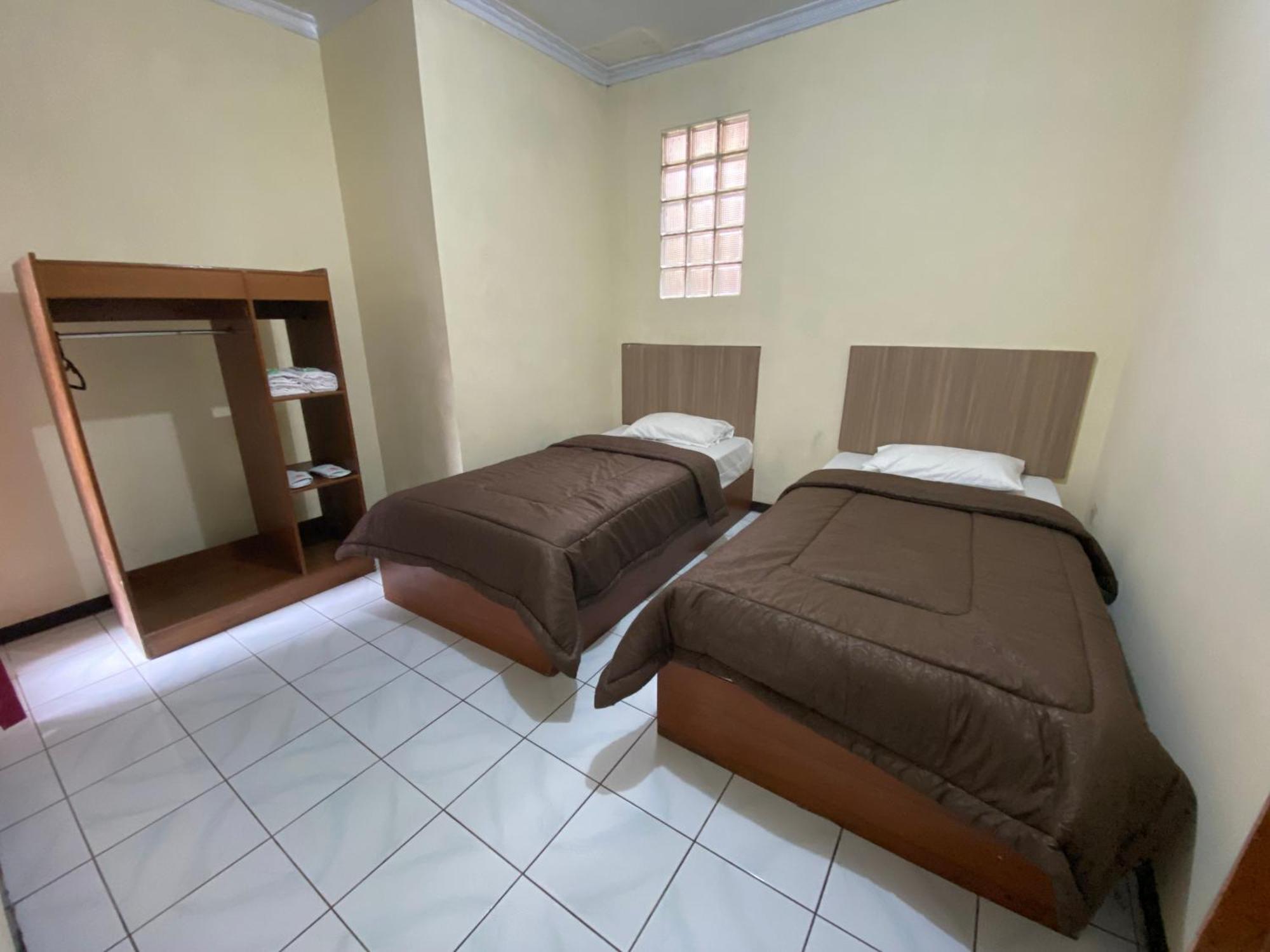 Hotel Puspa Sari Киатер Екстериор снимка
