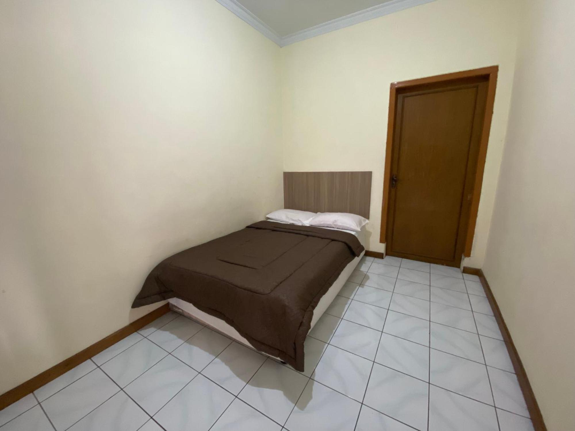 Hotel Puspa Sari Киатер Екстериор снимка